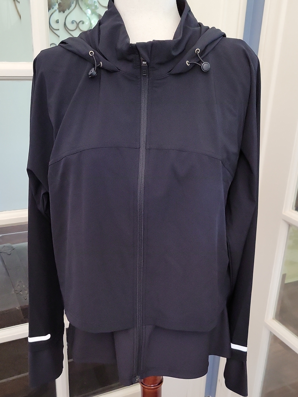 NWT -- SWEATY BETTY LONDON Black Fast Track Running Jacket | Size: XL